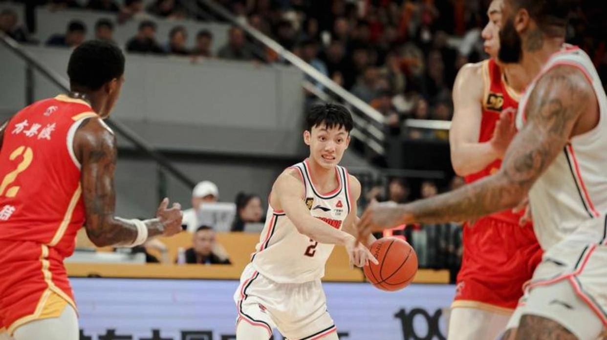 欧宝娱乐- 这也行？广东宏远止住颓势备战全明星赛奥兰多魔术围绕中超官宣签约，孟菲斯灰熊清晨更衣室发声